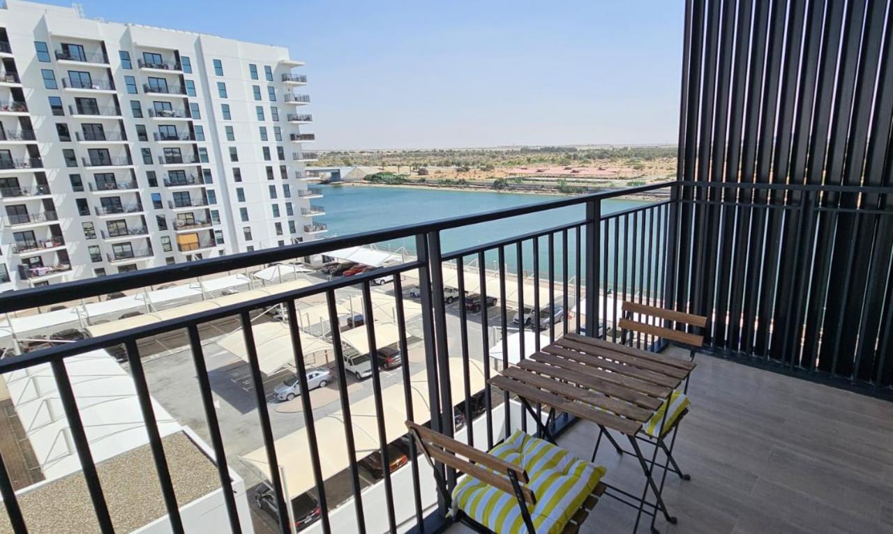 B1 Studio In Yas With Canal View Abu Dhabi Exterior photo